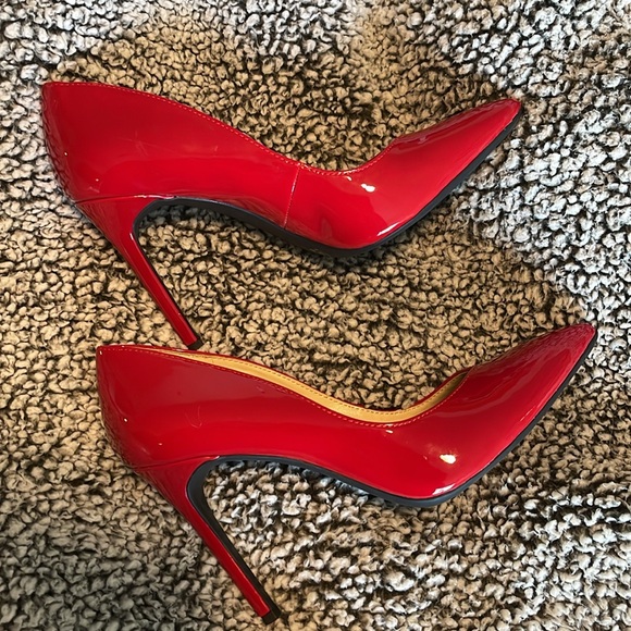 Valentine’s Day red heels Jessica Simpson - Picture 4 of 5